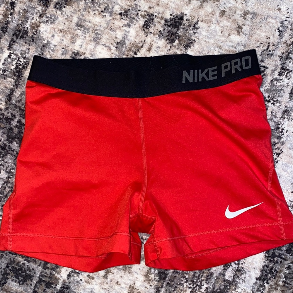 Nike L Spandex/shorts Red